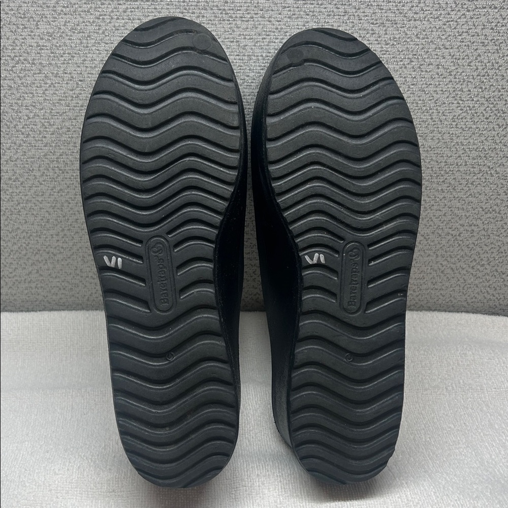 BareTraps Black Platform Slide Sandals with Green Leaf Insole - Picture 7 of 7